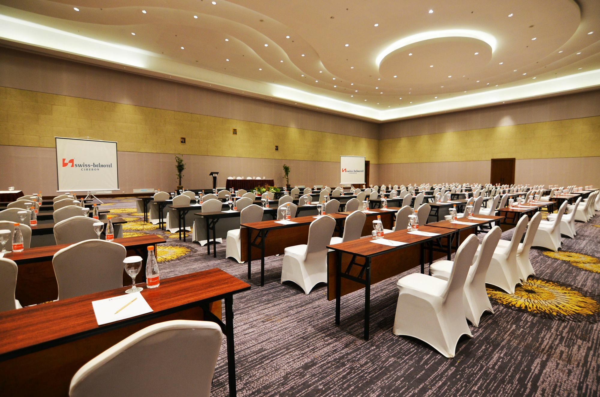 Swiss-Belhotel Cirebon Eksteriør bilde
